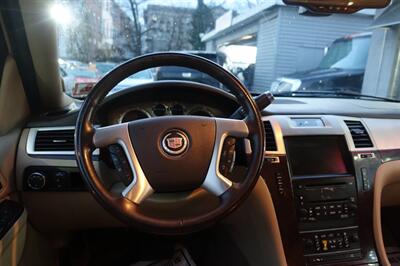 2010 Cadillac Escalade   - Photo 13 - Newark, NJ 07104