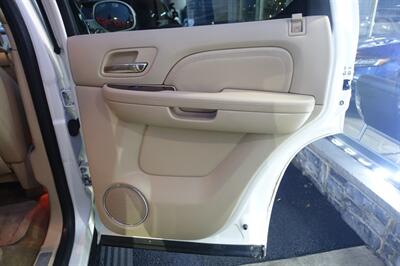 2010 Cadillac Escalade   - Photo 18 - Newark, NJ 07104