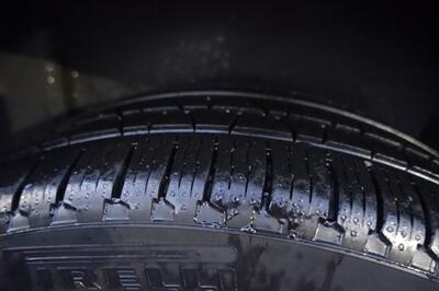 2010 Cadillac Escalade   - Photo 26 - Newark, NJ 07104