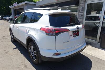2017 Toyota RAV4 LE   - Photo 6 - Newark, NJ 07104
