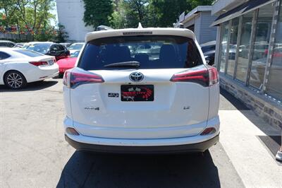 2017 Toyota RAV4 LE   - Photo 7 - Newark, NJ 07104