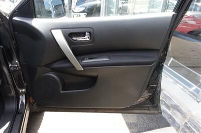 2015 Nissan Rogue Select S - Photo 15 - Newark, NJ 07104