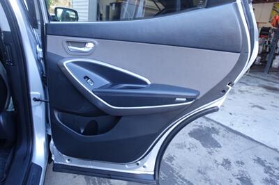 2015 Hyundai SANTA FE Sport 2.4L   - Photo 17 - Newark, NJ 07104