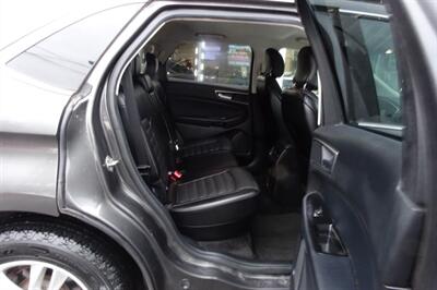 2017 Ford Edge SEL   - Photo 16 - Newark, NJ 07104