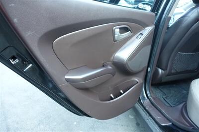 2011 Hyundai TUCSON GLS   - Photo 12 - Newark, NJ 07104