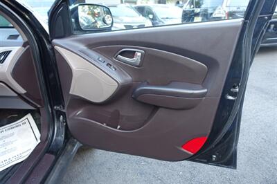 2011 Hyundai TUCSON GLS   - Photo 16 - Newark, NJ 07104