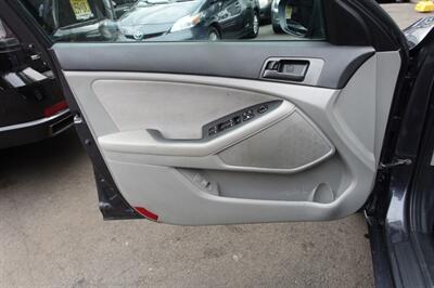 2011 Kia Optima LX   - Photo 10 - Newark, NJ 07104