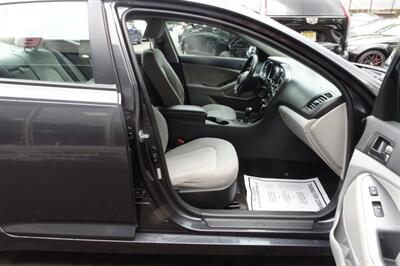 2011 Kia Optima LX   - Photo 14 - Newark, NJ 07104