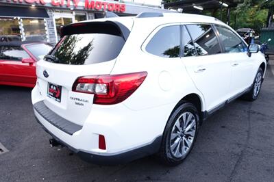 2017 Subaru Outback 3.6R Touring   - Photo 8 - Newark, NJ 07104