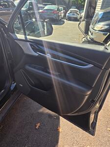 2021 Cadillac XT5 Premium Luxury   - Photo 22 - Newark, NJ 07104