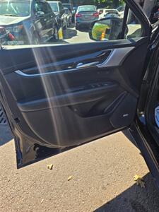 2021 Cadillac XT5 Premium Luxury   - Photo 15 - Newark, NJ 07104