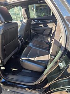 2021 Cadillac XT5 Premium Luxury   - Photo 16 - Newark, NJ 07104