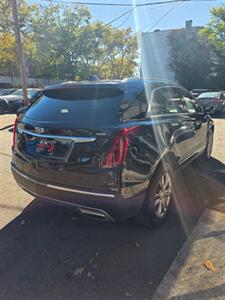 2021 Cadillac XT5 Premium Luxury   - Photo 8 - Newark, NJ 07104