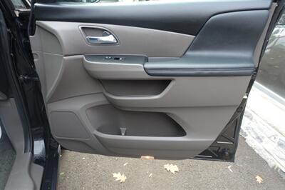 2017 Honda Odyssey EX   - Photo 14 - Newark, NJ 07104