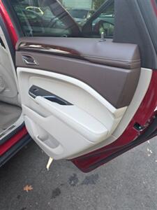 2014 Cadillac SRX Luxury Collection - Photo 17 - Newark, NJ 07104