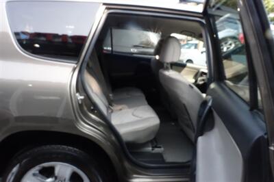 2009 Toyota RAV4   - Photo 16 - Newark, NJ 07104