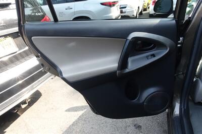 2009 Toyota RAV4   - Photo 12 - Newark, NJ 07104