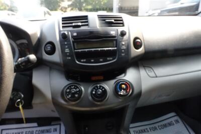 2009 Toyota RAV4   - Photo 18 - Newark, NJ 07104
