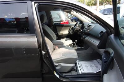2009 Toyota RAV4   - Photo 14 - Newark, NJ 07104
