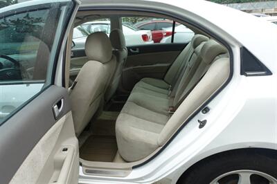 2006 Hyundai SONATA LX - Photo 11 - Newark, NJ 07104