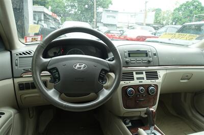 2006 Hyundai SONATA LX - Photo 13 - Newark, NJ 07104