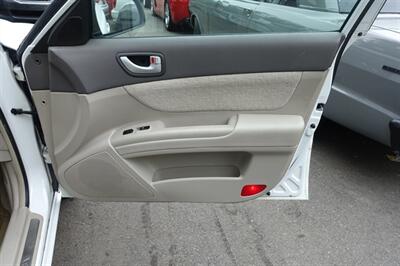 2006 Hyundai SONATA LX - Photo 15 - Newark, NJ 07104