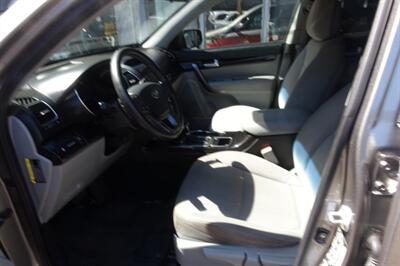 2014 Kia Sorento LX   - Photo 9 - Newark, NJ 07104
