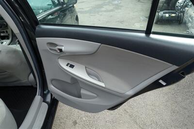 2012 Toyota Corolla LE - Photo 17 - Newark, NJ 07104