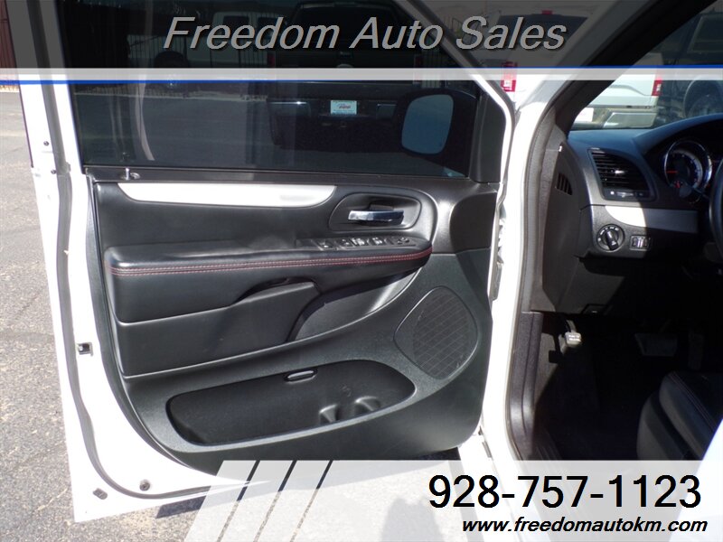 2018 Dodge Grand Caravan GT - Photo 9 - Kingman, AZ 86409
