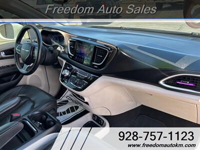 2017 Chrysler Pacifica Touring-L   - Photo 13 - Kingman, AZ 86409