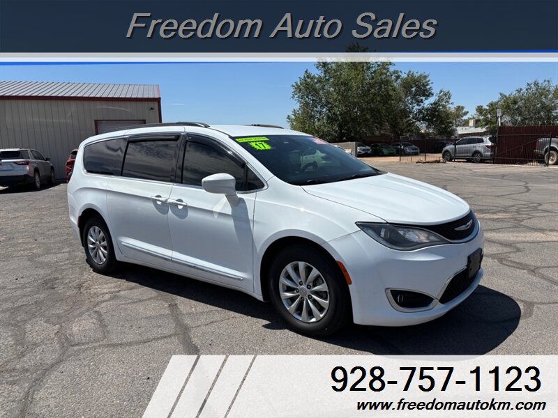 2017 Chrysler Pacifica Touring-L - Photo 1 - Kingman, AZ 86409
