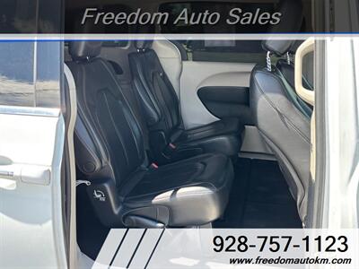 2017 Chrysler Pacifica Touring-L   - Photo 11 - Kingman, AZ 86409