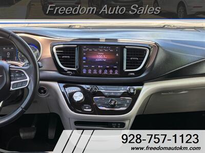2017 Chrysler Pacifica Touring-L   - Photo 9 - Kingman, AZ 86409