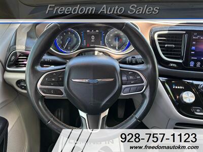 2017 Chrysler Pacifica Touring-L   - Photo 10 - Kingman, AZ 86409