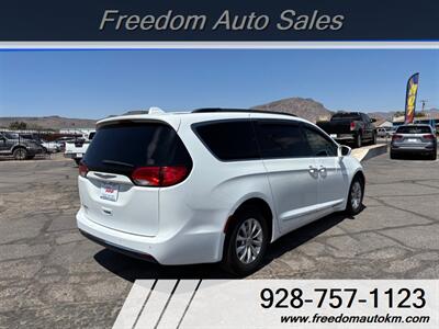 2017 Chrysler Pacifica Touring-L   - Photo 2 - Kingman, AZ 86409