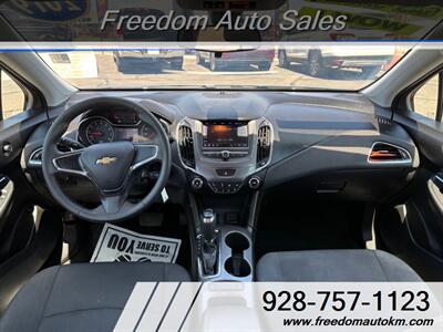 2019 Chevrolet Cruze LS   - Photo 8 - Kingman, AZ 86409