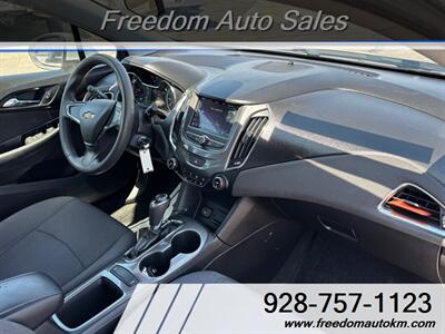 2019 Chevrolet Cruze LS   - Photo 13 - Kingman, AZ 86409