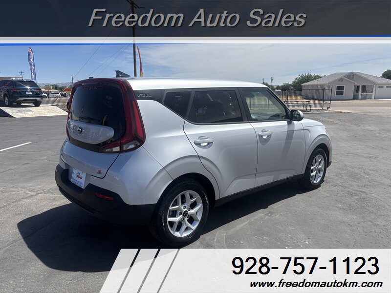 2020 Kia Soul S - Photo 2 - Kingman, AZ 86409