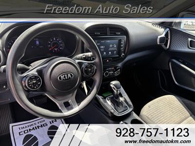 2020 Kia Soul S - Photo 6 - Kingman, AZ 86409