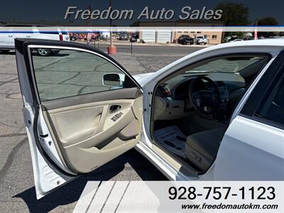 2011 Toyota Camry LE   - Photo 4 - Kingman, AZ 86409