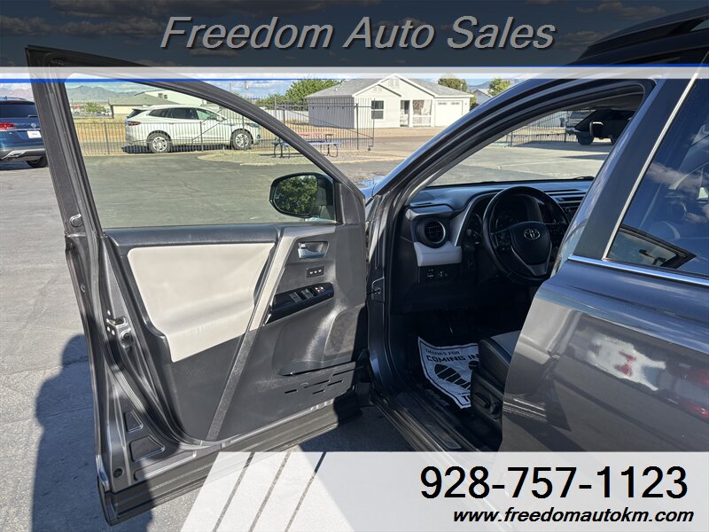 2016 Toyota RAV4 Limited - Photo 4 - Kingman, AZ 86409