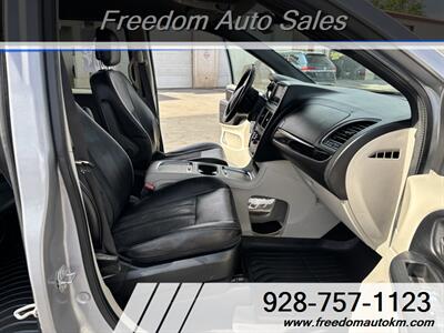 2019 Dodge Grand Caravan SXT   - Photo 13 - Kingman, AZ 86409