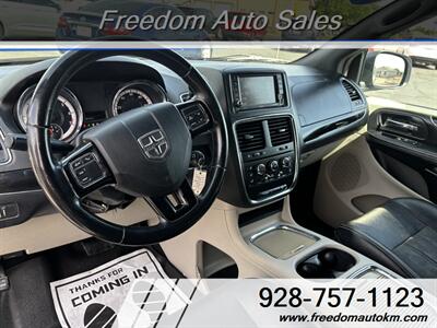 2019 Dodge Grand Caravan SXT   - Photo 6 - Kingman, AZ 86409