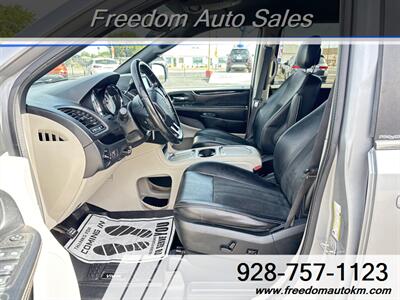 2019 Dodge Grand Caravan SXT   - Photo 5 - Kingman, AZ 86409