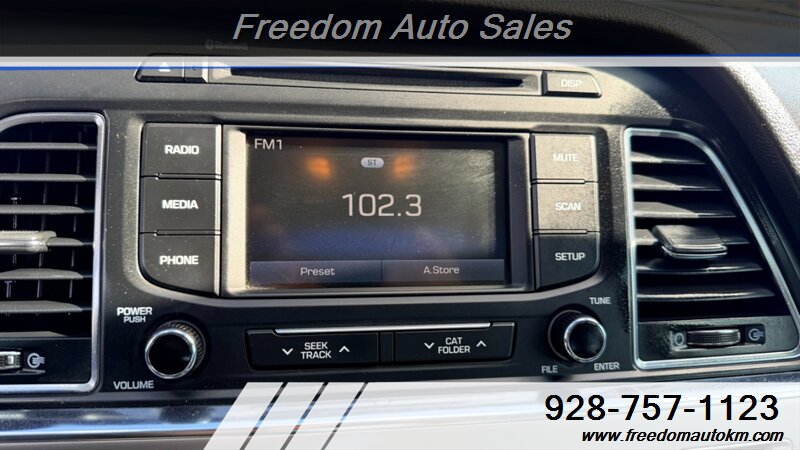 2016 Hyundai SONATA Hybrid Limited - Photo 12 - Kingman, AZ 86409
