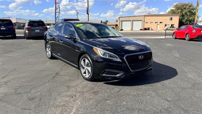2016 Hyundai SONATA Hybrid Limited Sedan