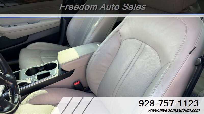 2016 Hyundai SONATA Hybrid Limited - Photo 14 - Kingman, AZ 86409