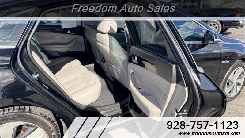 2016 Hyundai SONATA Hybrid Limited - Photo 17 - Kingman, AZ 86409