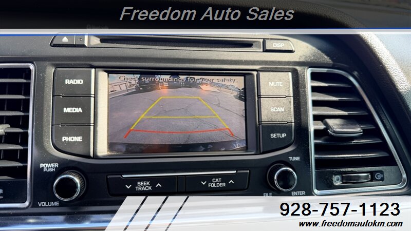 2016 Hyundai SONATA Hybrid Limited - Photo 13 - Kingman, AZ 86409
