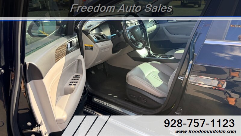 2016 Hyundai SONATA Hybrid Limited - Photo 9 - Kingman, AZ 86409